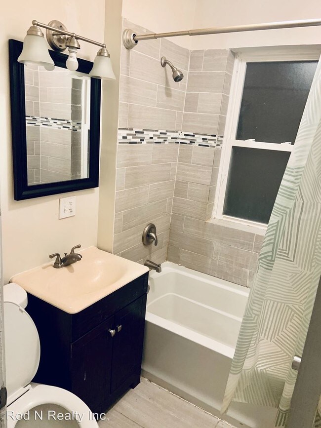 Building Photo - 8039 S Marquette Ave