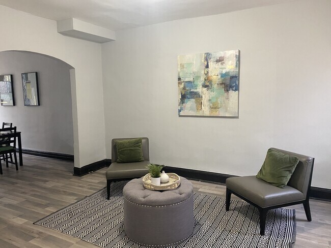 Foto del edificio - 906 N Rosedale St