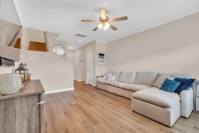 Foto del edificio - Beautiful 4BR Townhome in Mauldin - Whispe...