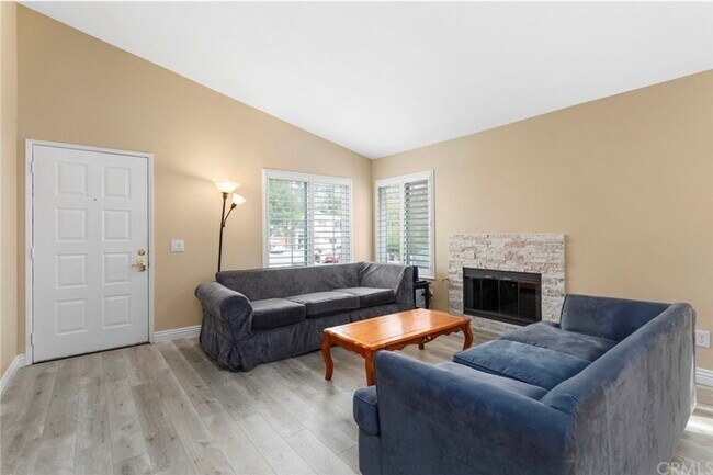 Foto del edificio - 22931 Springdale Dr