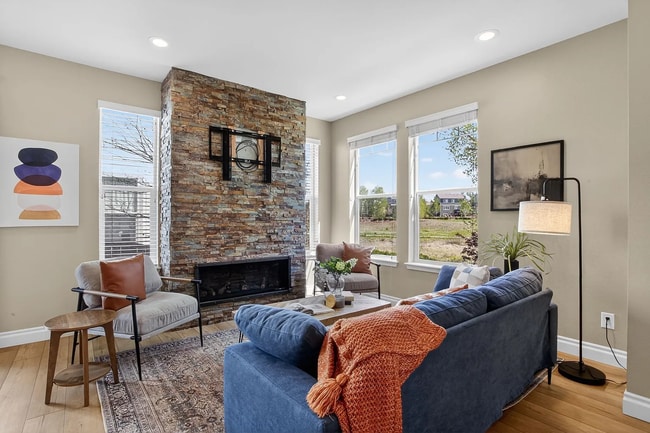 Foto del edificio - 10310 Tall Oaks Cir