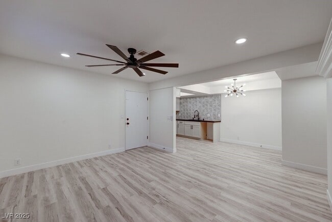 Foto del edificio - 1701 E Katie Ave