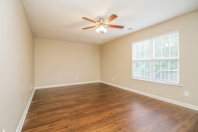Building Photo - 717 Clear Cir
