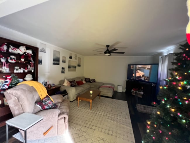 Building Photo - 2536 Roundtree Cir