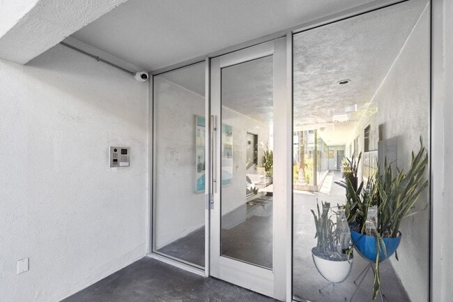 Foto del edificio - 1145 Larrabee St