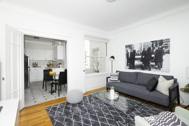 Building Photo - 1610 Lombard St