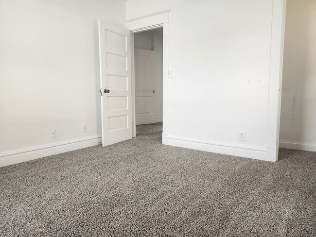 Foto del edificio - 523 W Maple Ave