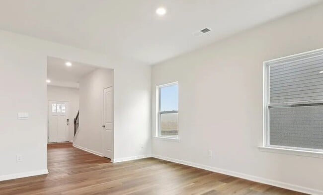 Building Photo - 8048 Plymouth Dr