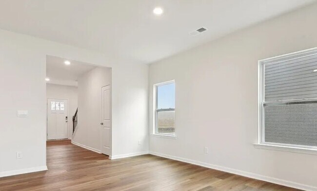 Foto del edificio - 8048 Plymouth Dr