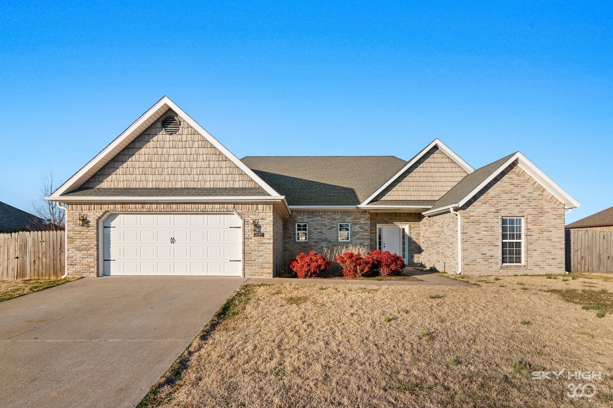 Foto principal - Beautiful 3 bedroom home in Pea Ridge. ASK...