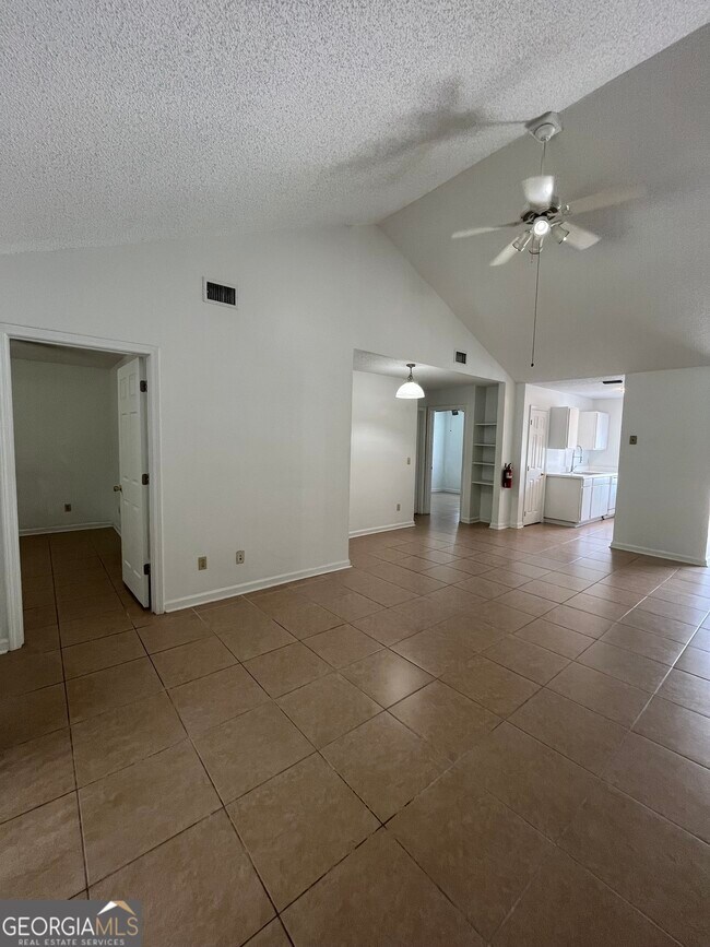 Foto del edificio - 412 Admiral's Walk Dr