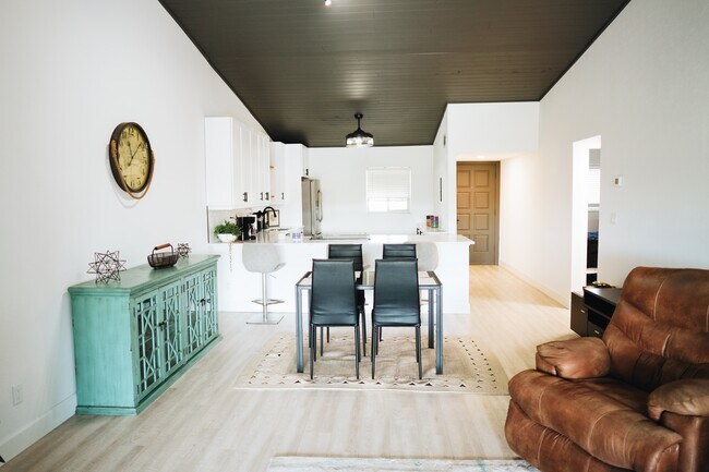 Foto del edificio - 16590 Partridge Place Rd