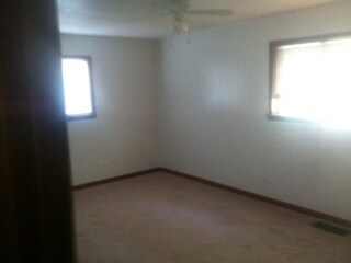Building Photo - 904 N Lilac Ln