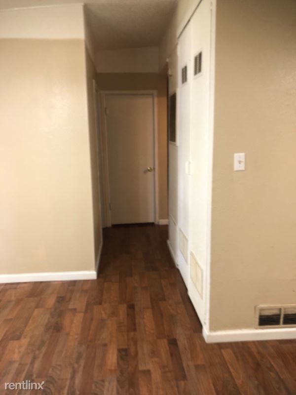 Foto del edificio - 3 br, 1 bath House - 803 E. 5th