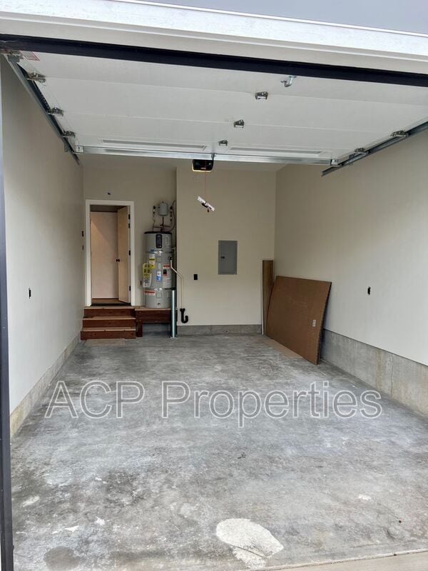 Building Photo - 110 Baker St