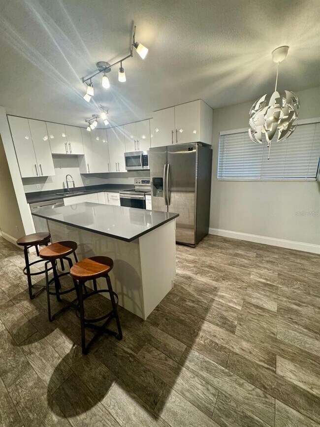 Foto del edificio - 2369 Oak Park Way