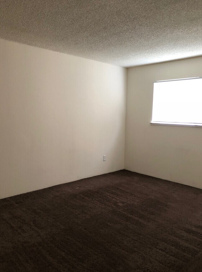 Foto del edificio - 1007 Clinton Rd