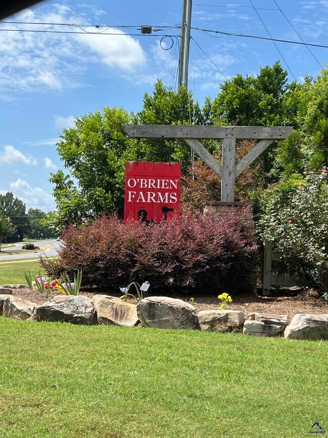 Building Photo - 204 Arden Dr