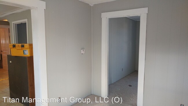 Building Photo - 3 br, 1 bath House - 1052 N John Street