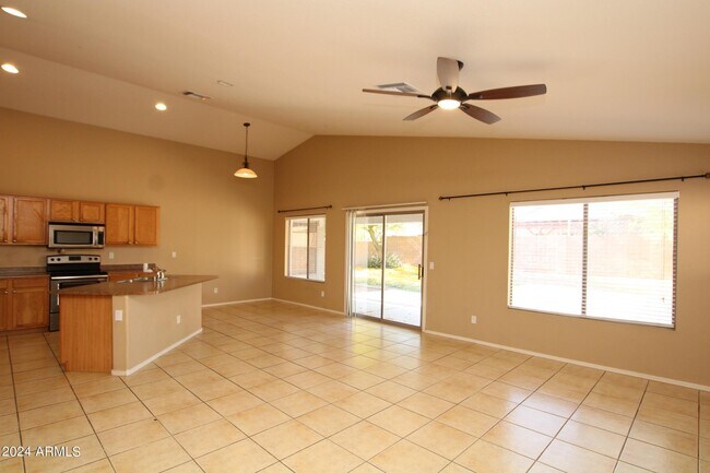 Foto del edificio - 10234 E Javelina Ave