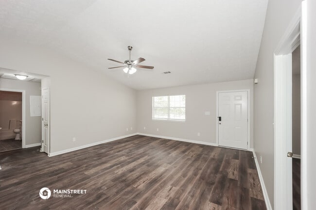 Building Photo - 125 Creekwood Ln