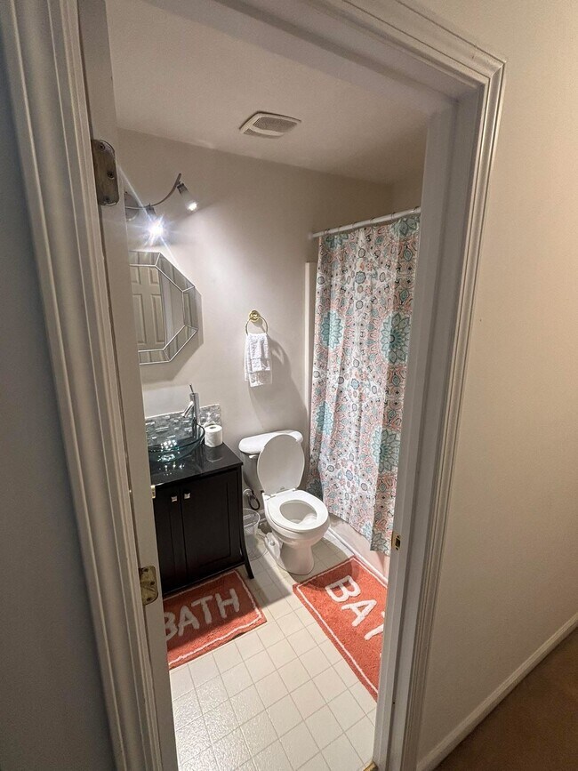 Foto del edificio - 1501 Long Paw Ln