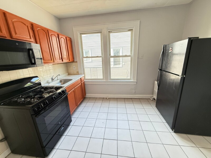 Foto principal - 154 Dayton St