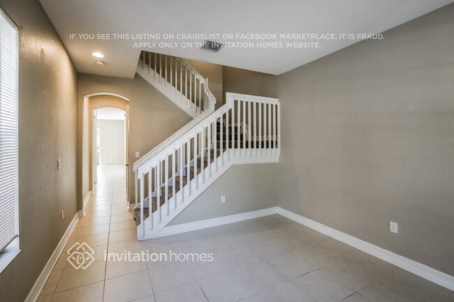 Building Photo - 6855 Julia Gardens Dr