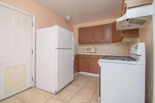 Foto del edificio - 5107 Overland Ave