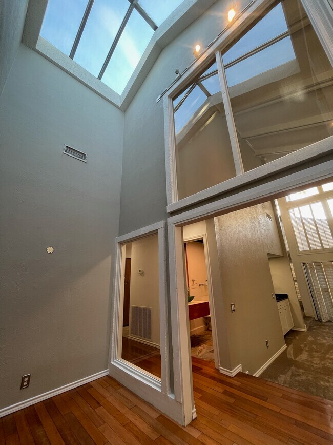 Foto del edificio - 124 Fox Glen Cir