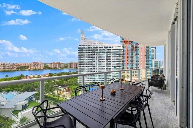 Foto del edificio - 50 South Pointe Dr