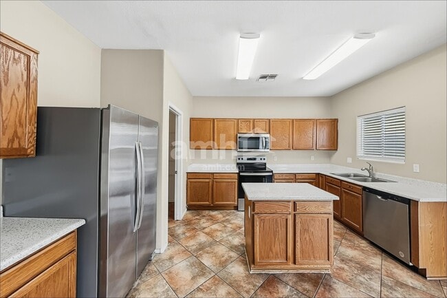 Building Photo - 13240 W Watson Ln