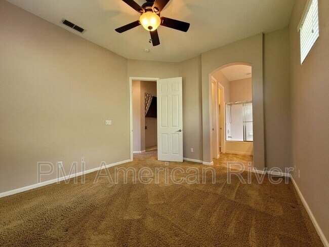 Foto del edificio - 1105 Brookline Cir