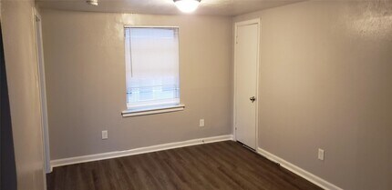 Building Photo - 1216 Wafer St