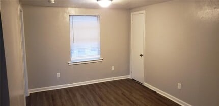 Building Photo - 1216 Wafer St