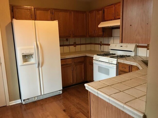 Building Photo - 2989 Garland Dr SW