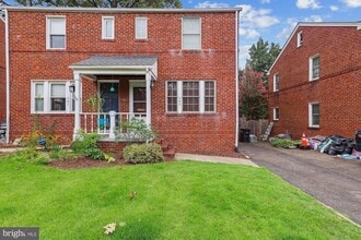 Building Photo - 503 S Veitch St