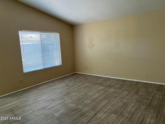 Building Photo - 6547 W Poinsettia Dr