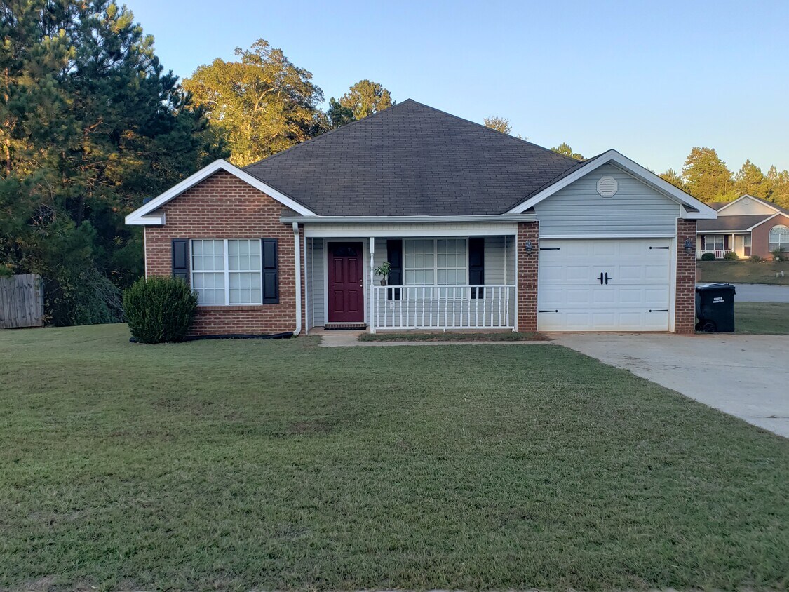 Foto principal - 214 Sunflower Dr
