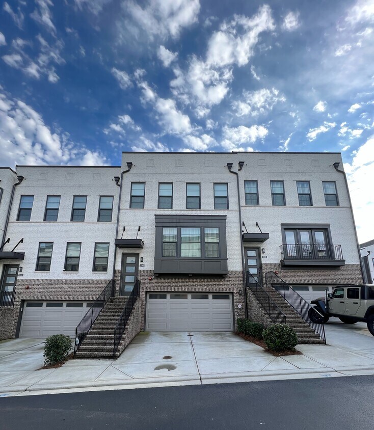 Primary Photo - 2142 Hinton Dr SE