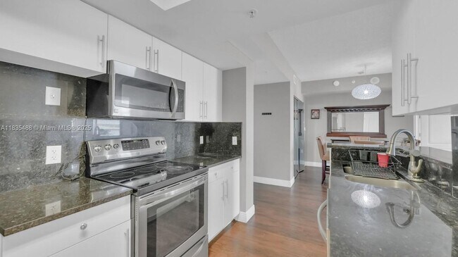 Foto del edificio - 5077 NW 7th St