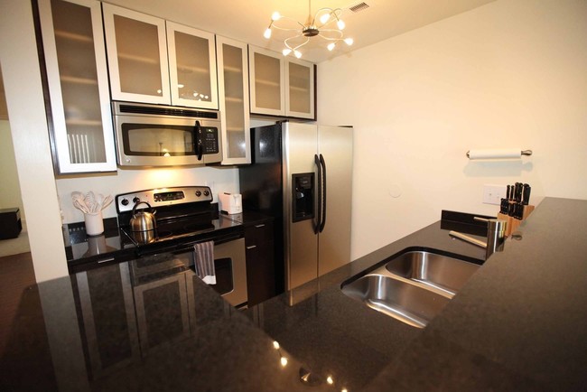 Kitchen - 525 N Graham St