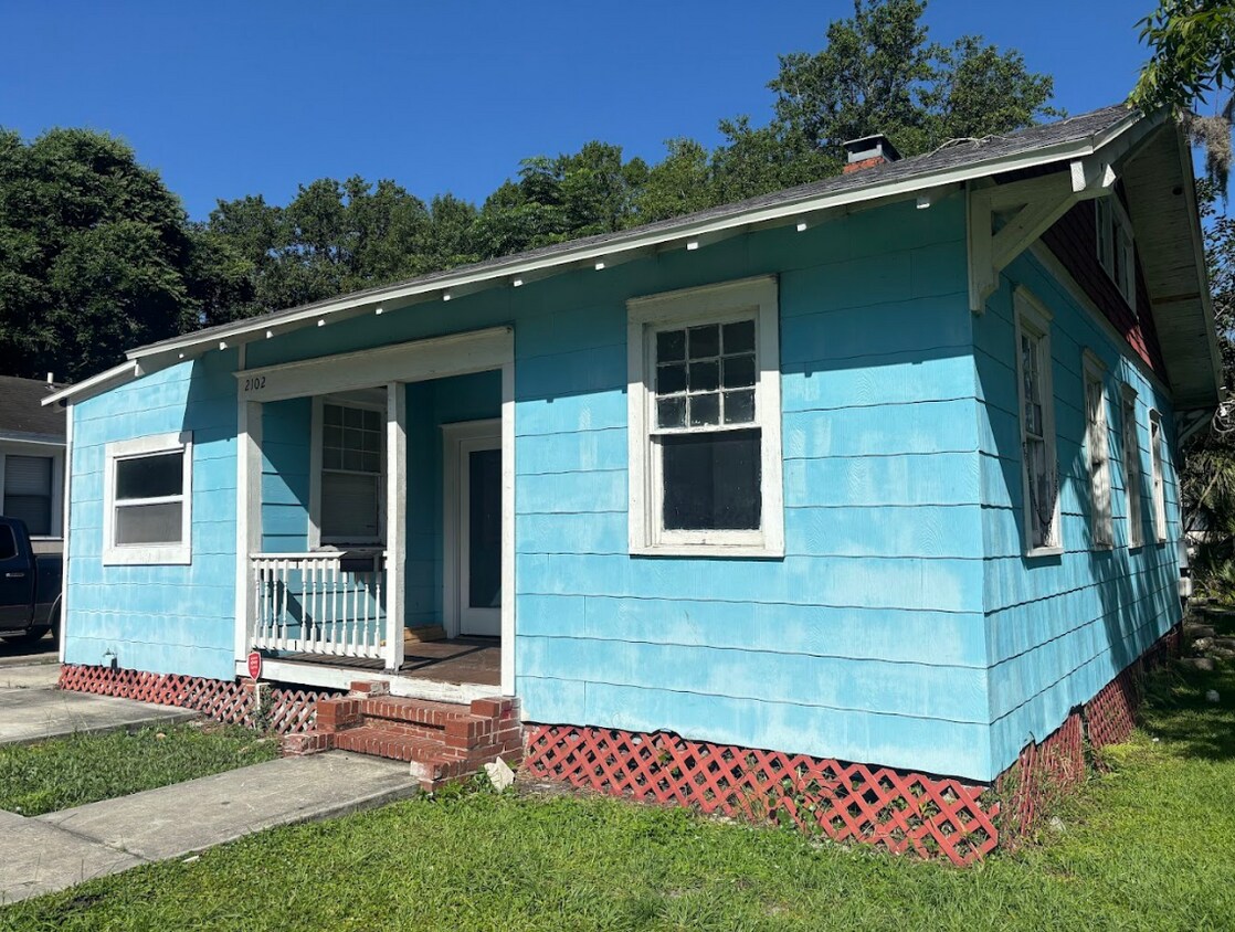 Building Photo - 2102 Flesher Ave