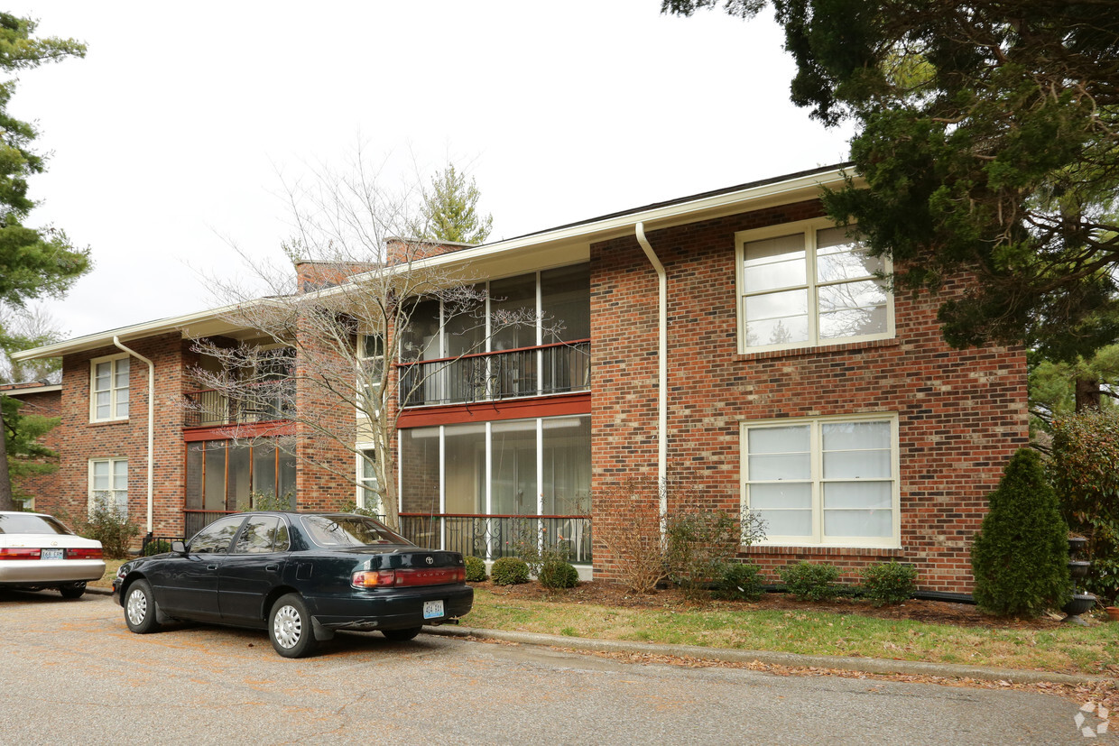 Building Photo - Chatsworth Park Apartments