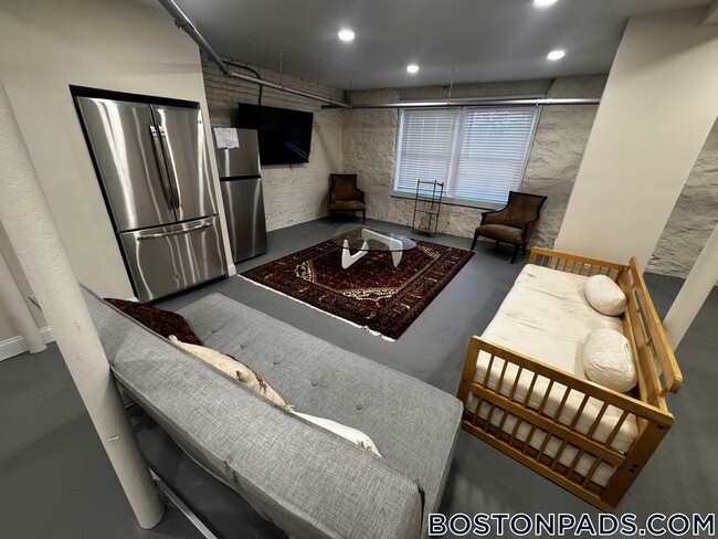 Building Photo - 30 Wadsworth St