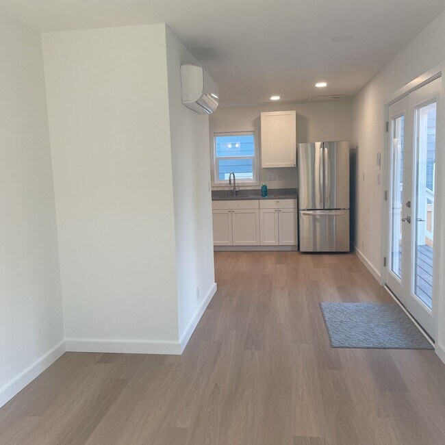 Foto del edificio - Brand new ( in 2022) Cozy little house ( D...