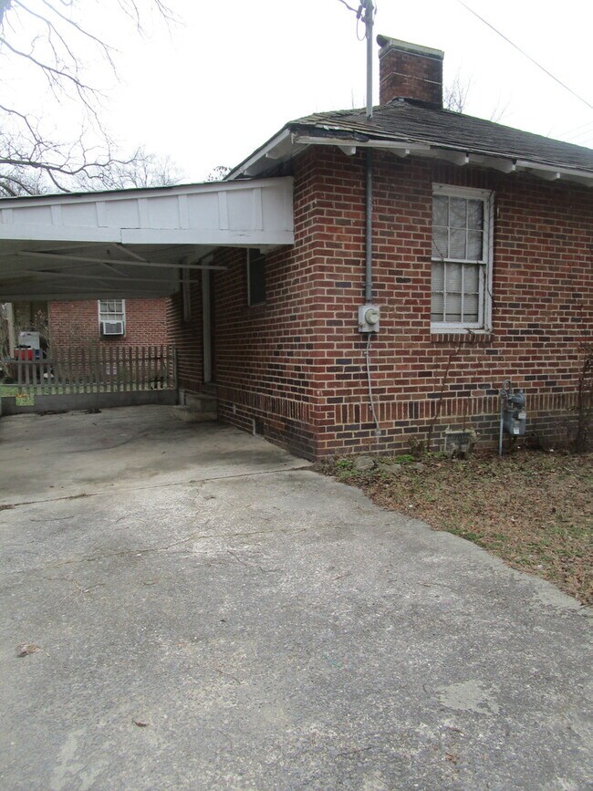 Foto del edificio - North Rome Celanese area - 1 bedroom, 1 bath