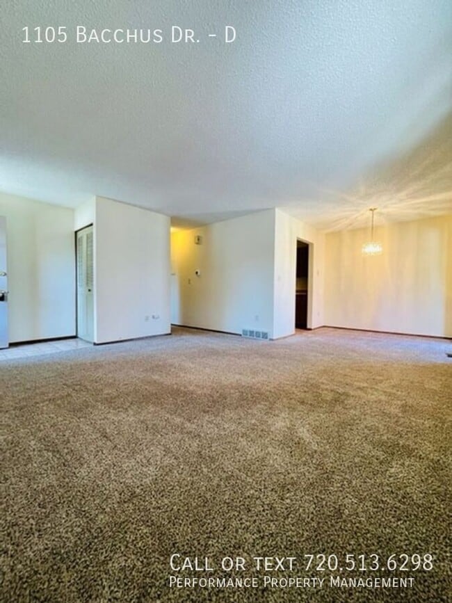 Foto del edificio - 1105 Bacchus Dr