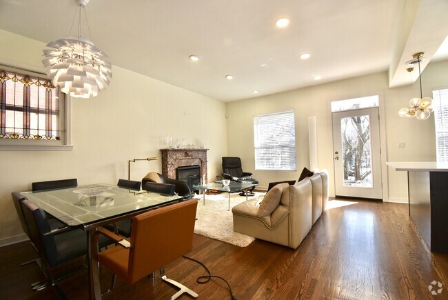 Building Photo - 5638 N Winthrop Ave