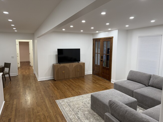 Building Photo - 8000 Stallion Ct
